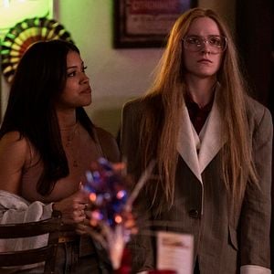 Foto Cómo sobrevivir en un mundo material (Kajillionaire)