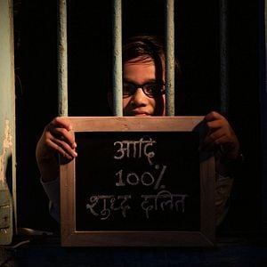 Foto Un hombre serio