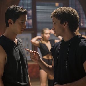 Foto Delicadas y crueles