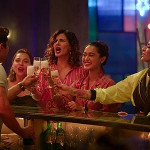 Foto Four More Shots, Please!