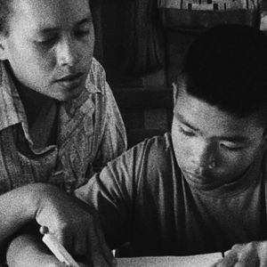 Foto Mysterious Object at Noon