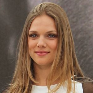 Foto Tracy Spiridakos