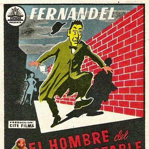 Foto El hombre del impermeable