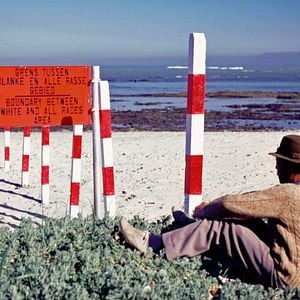 Foto Reconciliation, Mandela's Miracle
