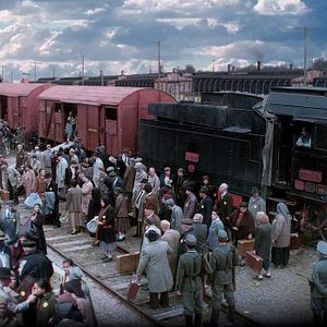 Foto Walking with the Enemy