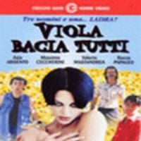 Foto Viola bacia tutti