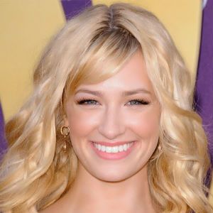 Foto Beth Behrs