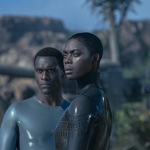 Foto Raised By Wolves (2020)