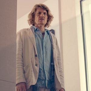 Foto El hombre contra la abeja