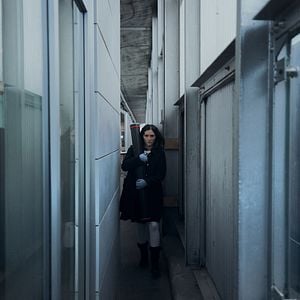 Foto La huérfana: Primer asesinato