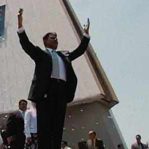 Foto La oscuridad de La Luz del Mundo