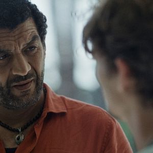 Foto Sangre y dinero