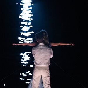 Foto Cualquiera menos tú