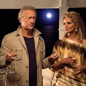 Foto Cualquiera menos tú