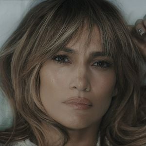 Foto This Is Me…Now: Una historia de amor