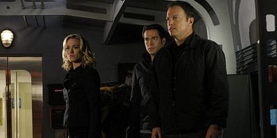 Cartel de Chuck contra el tren bala