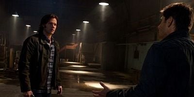 Cartel de Hello Cruel World