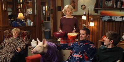 Cartel de Hogging All The Glory