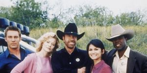 Cartel de Walker, Texas Ranger: Trial By Fire - 16 octobre 2005