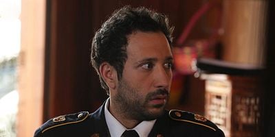 Cartel de What Normal People Do