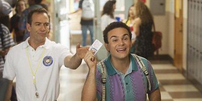 Cartel de Love Is a Mixtape