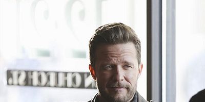 Cartel de Somebody Pick Up My Pieces