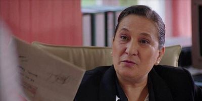 Cartel de Kırgın Çiçekler 4.Bölüm