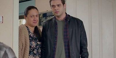 Cartel de Kırgın Çiçekler 20.Bölüm