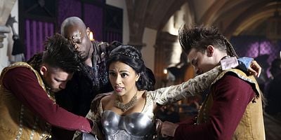 Cartel de Giants vs. Dwarves