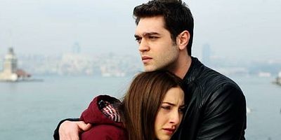 Cartel de Kırgın Çiçekler 28.Bölüm