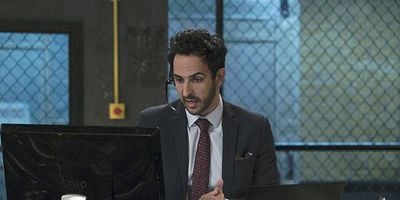 Cartel de Alistair Tate