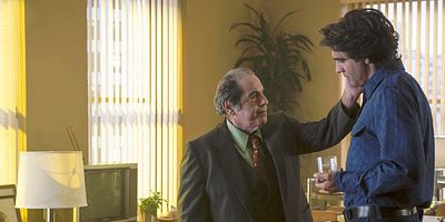 Cartel de He in Racist Fire