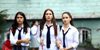 Cartel de Kırgın Çiçekler 53.Bölüm