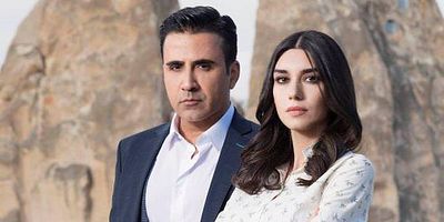 Cartel de Aşk ve Mavi 1.Bölüm