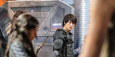 Cartel de Heavy Lies the Crown