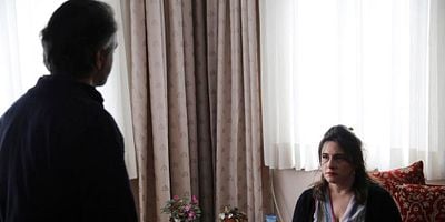 Cartel de Kırgın Çiçekler 74.Bölüm