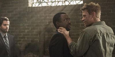 Cartel de Somewhere Between Heaven and Hell