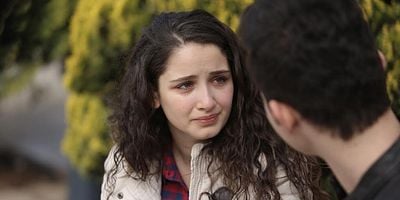 Cartel de Kırgın Çiçekler 77.Bölüm