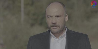 Cartel de Fazilet Hanım ve Kızları 4.Bölüm