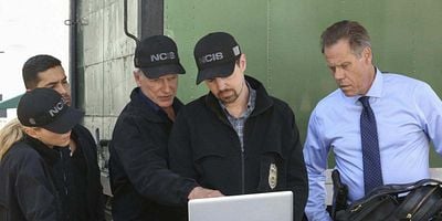 Cartel de Exit Strategy