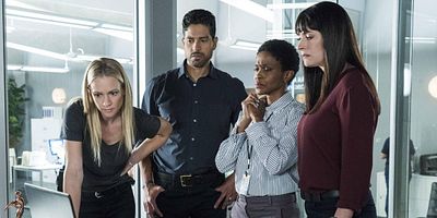 Cartel de Terror de Neón