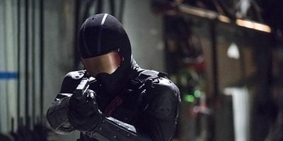 Cartel de Deathstroke returns