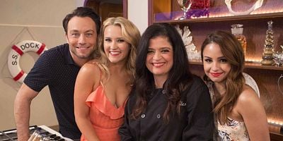 Cartel de Young & Yacht'in