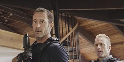 Cartel de Aia I Hi'ikua; I Hi'Ialo