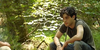 Cartel de We're Being Punked, Pedro