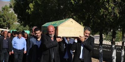 Cartel de Aşk ve Mavi 75.Bölüm