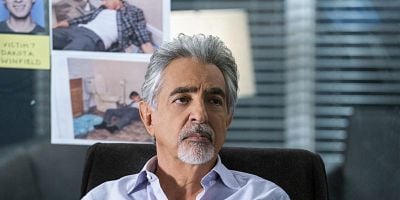 Cartel de Broken Wing