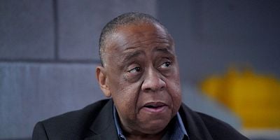 Cartel de Missing Pieces