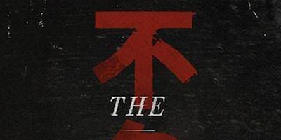 Cartel de A Sparrow in a Swallow’s Nest