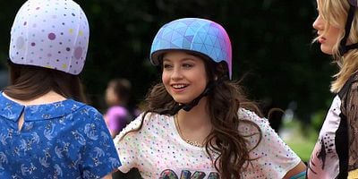 Cartel de Un Falso Romance, Sobre Ruedas